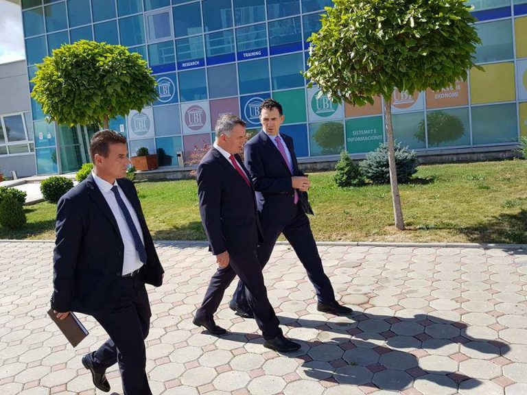 Kryetari Ahmeti viziton Kampusin UBT-së (FOTO)