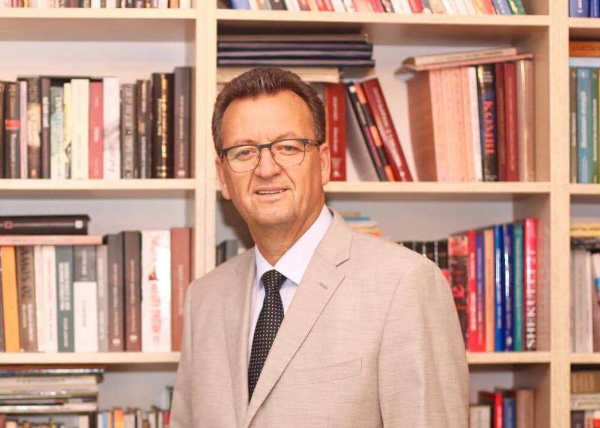 Hajrullahu: Arsimi është një ndër shtyllat kryesore të shtetit