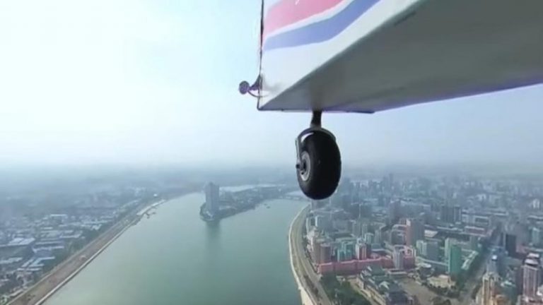 Pamjet e para nga ajri të kryeqytetit të Koresë së Veriut, vendit më të izoluar në botë (Foto/Video)