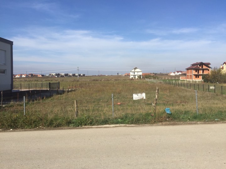 Shiten 14 ari tokë në Lipjan (FOTO)