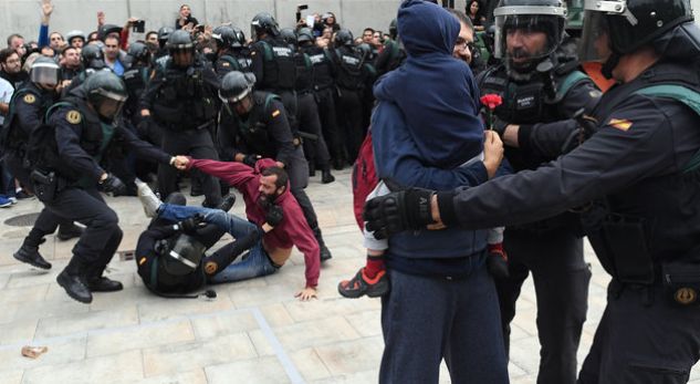 Gati 900 të lënduar në trazirat gjatë referendumit të Katalonisë për pavarësi