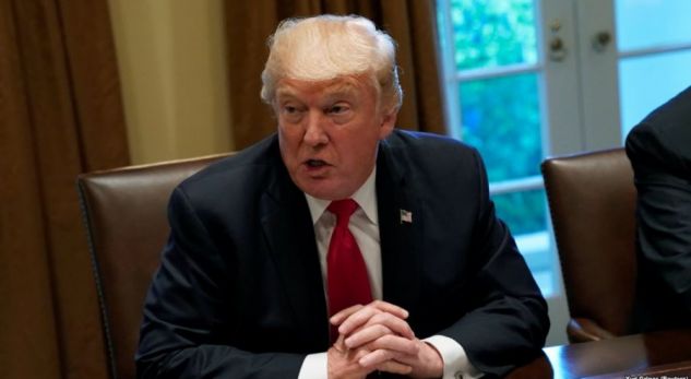 Presidenti Trump ia shqyrton licencën televizionit NBC
