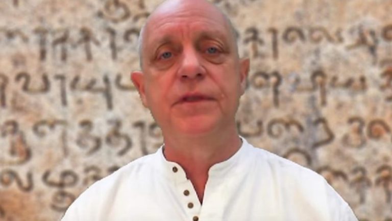 Parashikimet e britanikut për 2018-ën: Kriza e madhe ekonomike, shpërthim vullkanesh dhe rënie e diktatorit (Foto/Video)