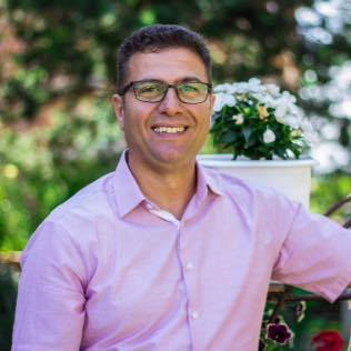 Florent Hoxha emrohet Zëvendësministër i Ministrisë për Komunitetet dhe Kthim