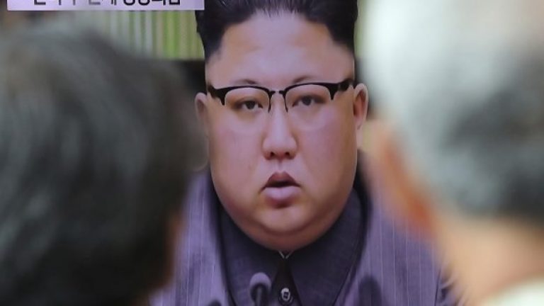 Gënjeshtrat më të mëdha nga Koreja e Veriut: Familja e Kimit nuk shkon në tualet, kanë fituar kampionatin botërorë të futbollit (Foto/Video)