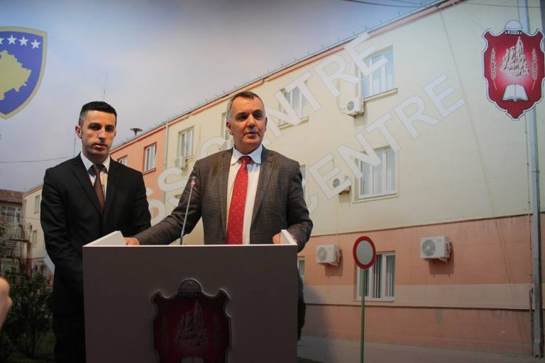 Kryetari Ahmeti emëron kabinetin e tij qeverisës