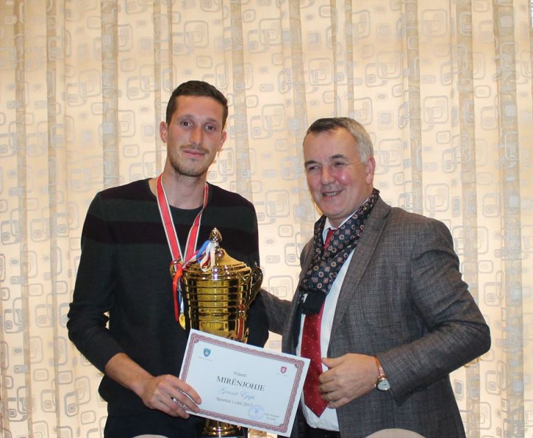 Granit Ejupi shpallet sportisti i vitit 2017 në Komunën e Lipjanit (FOTO)