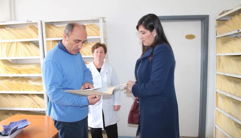 Drejtoresha Hajnuni viziton Qendren Kryesore të Mjeksisë Familjare në Lipjan, ja çfarë thotë!