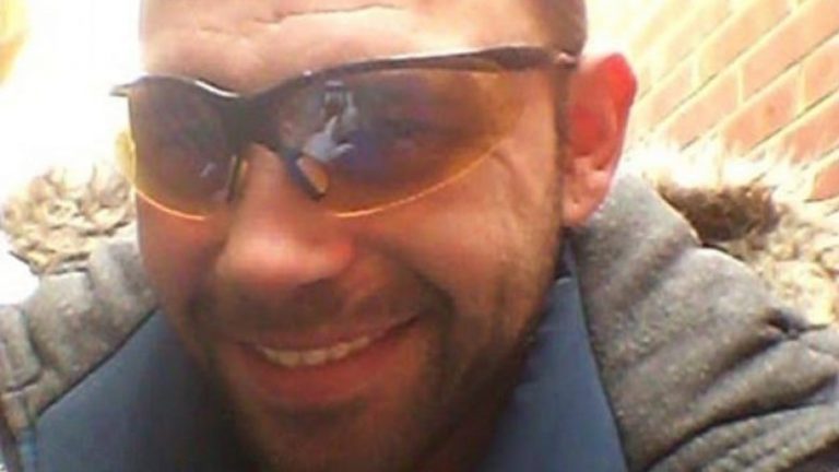 Bëri selfie me telefonin e vjedhur, fotografitë shkuan në llogarinë e pronares (Foto)