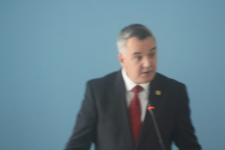 Betohet Imri Ahmeti (FOTO)