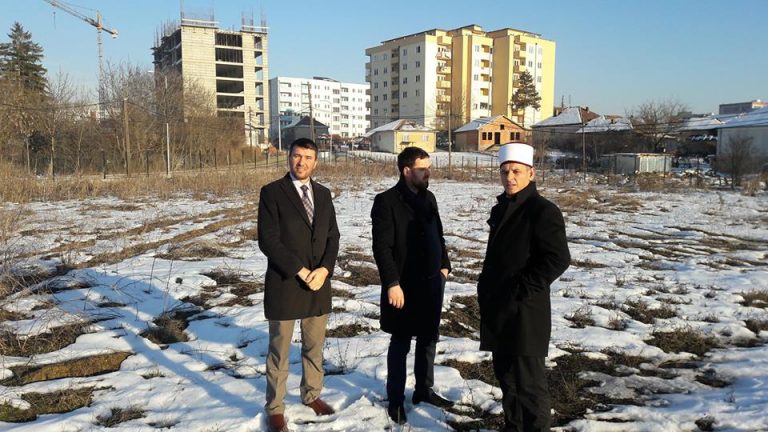Këshillit të Bashkësisë Islame në Lipjan i dhurohet parcela për ndërtimin e Xhamisë se re
