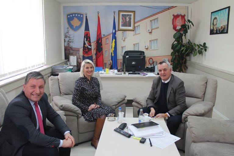 Kryetari Ahmeti takoi Mrika Macula Kryeshefe e AZHR- Qendër