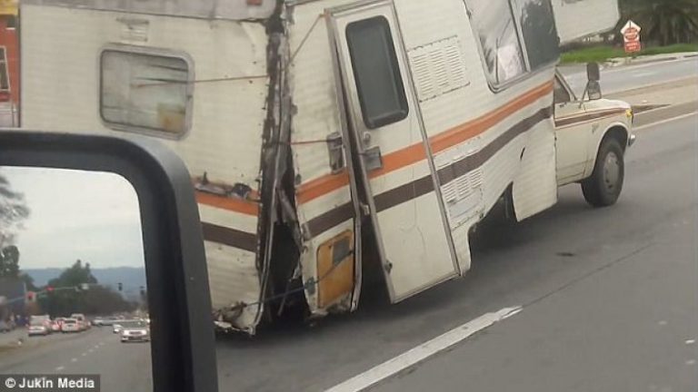Nxjerrë në rrugë auto kamp-shtëpizën, që mezi po qarkullonte (Video)