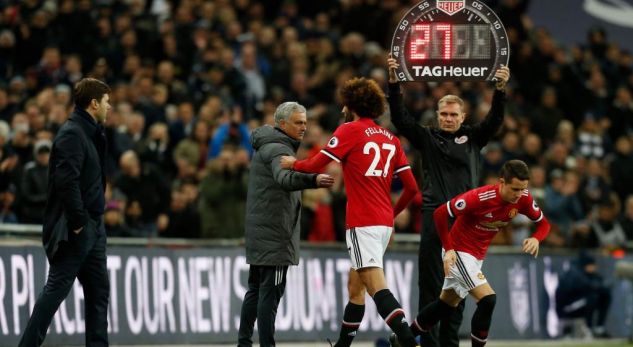 ​Mourinho e zëvendëson Fellainin pas shtatë minutave, lëndim apo turpërim?