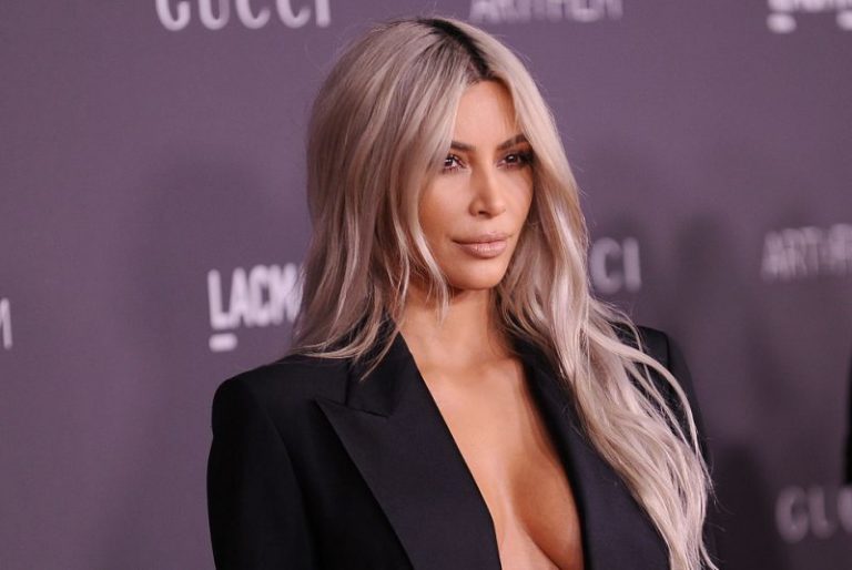 Kim Kardashian ekspozon sërish të pasmet
