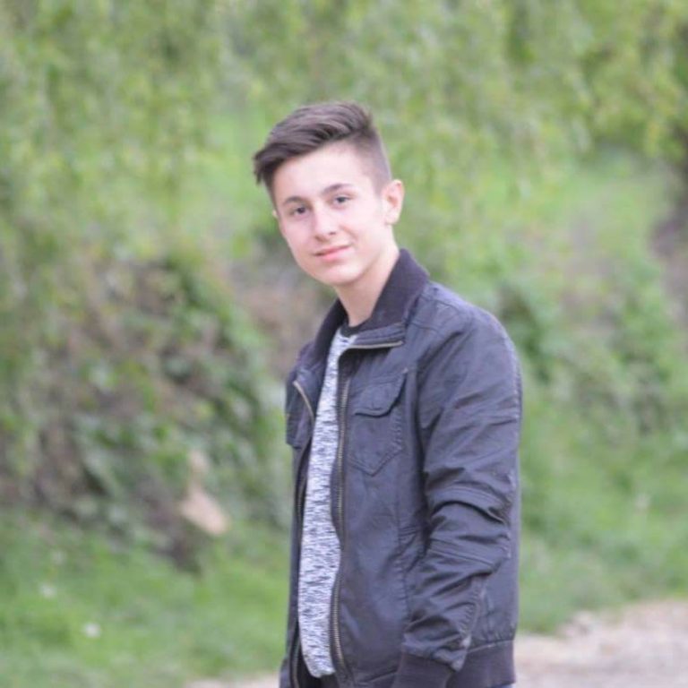 “Lotët e Dashnisë” nga Florim Loku (FOTO/VIDEO)