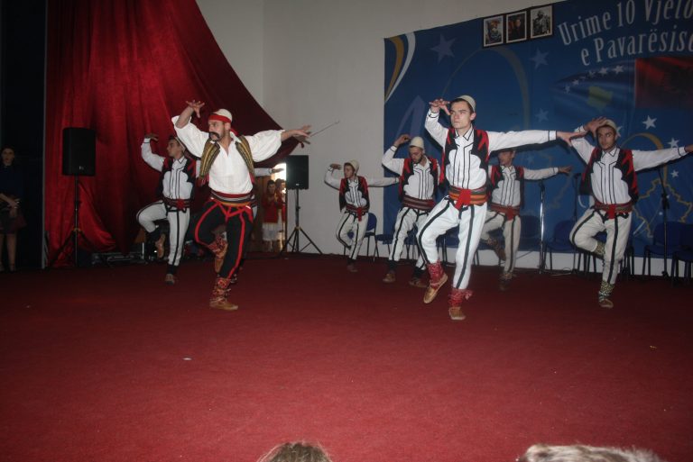Kështu u festua 10 Vjetori i Pavarësisë në Lipjan (FOTO/VIDEO)