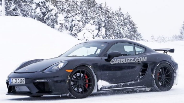 Porsche 718 kapet gjatë fazës së testimit, e ‘kamufluar’ vetëm me fjolla bore (Foto)