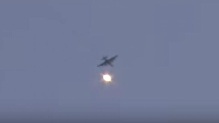 Sulmohet nga toka, mediat ruse thonë se aeroplani luftarak shpëtoi nga rrëzimi! (Video)