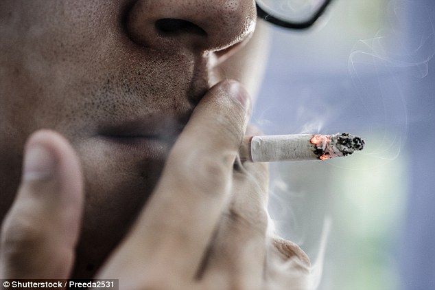 Pirja e cigares nxit humbjen e dëgjimit