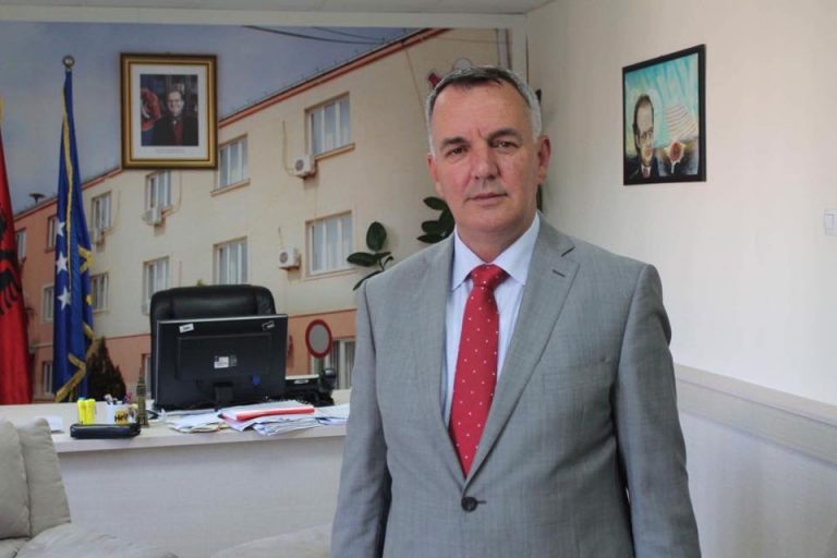 Imri Ahmeti: Urime 7 Marsi!