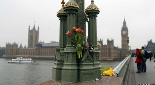 Belgjika dhe Britania përkujtojnë viktimat e sulmeve terroriste