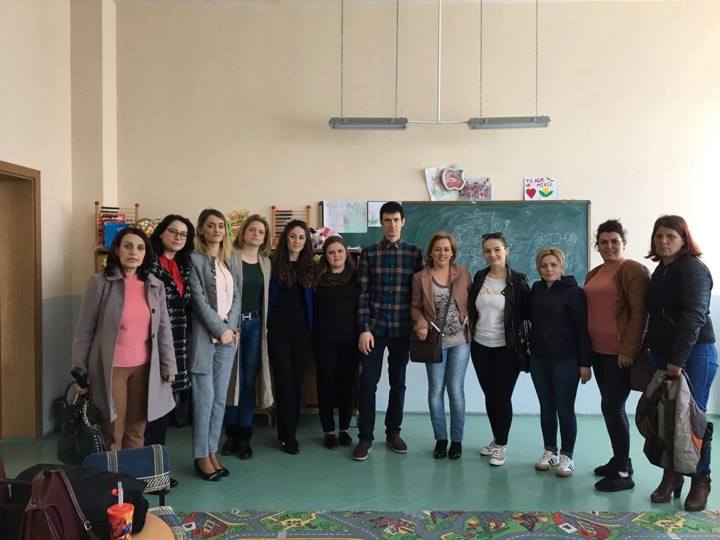 Asambleistet e Lipjanit vizitojnë shoqatën e fëmijeve me autizëm