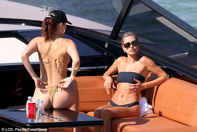 Bella Hadid siç nuk e keni parë asnjëherë