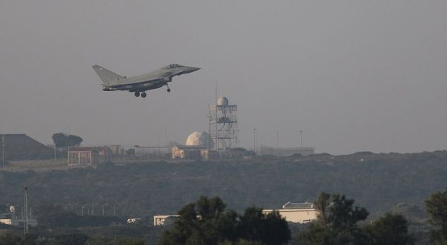 Franca tregon sa raketa i hodhën: Avionët ushtarakë tani janë kthyer në bazë