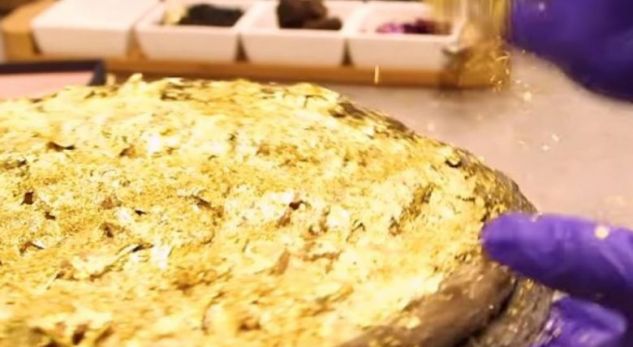 Dubai është aq i pasur, saqë mysafirëve ua shërbejnë kafenë me flori