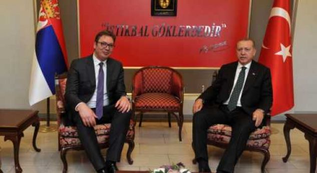 Romanca Serbi -Turqi, pritja e ngrohtë e Erdogan për Vuçiqin