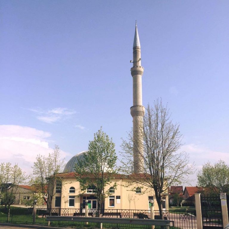 Kryetari Ahmeti uron besimtarët me rastin e fillimit të Ramazanit