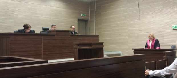 Mjeku i dënuar për marrje ryshfeti kërkon pafajësinë në Gjykatën e Apelit