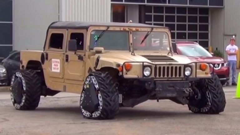 Vetura ushtarake amerikane me rrota të veçanta, ndërrojnë formë nga e rrumbullakëta në trekëndësh (Video)