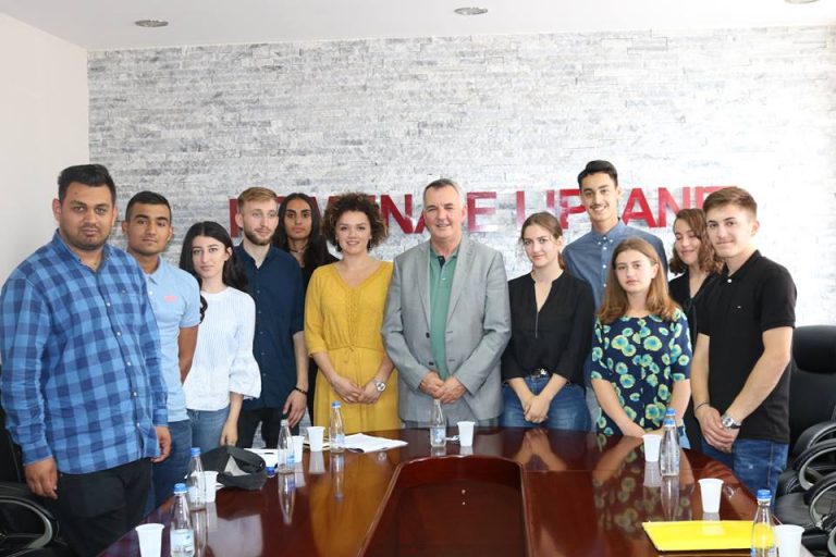 Kryetari Imri Ahmeti, priti në takim një grup të rinjsh nga Rrjeti i Edukatorëve Bashkëmoshatarë (PEN)