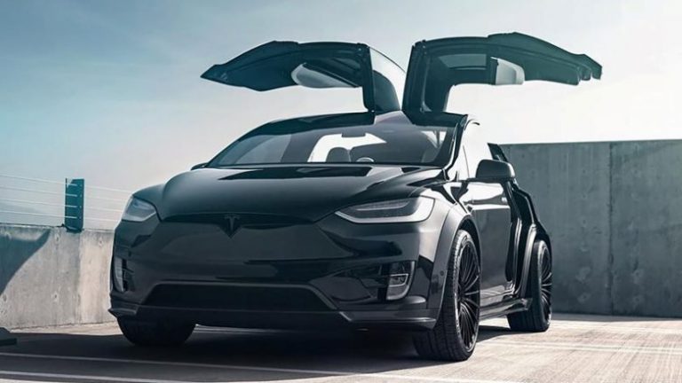 Edicion special i Model X, me modifikimet e para të krijuara nga Tesla (Foto)