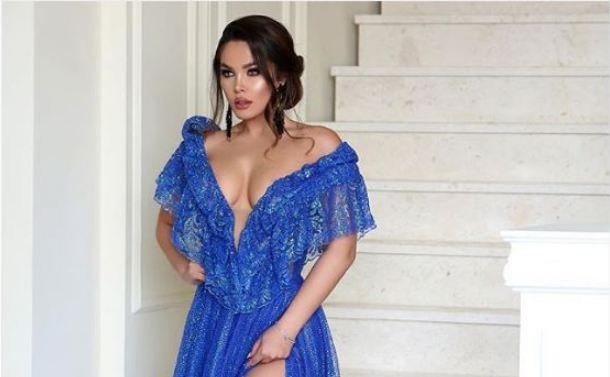 Franceska Jace “pushton” Romën me të pasme (Foto)