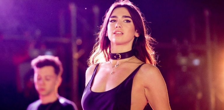 Dua Lipa një super femër, por as motra nuk ia lëshon rendin