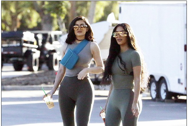 Kim Kardashian dhe Kylie Jenner duken identike, fotografitë që po habitin të gjithë