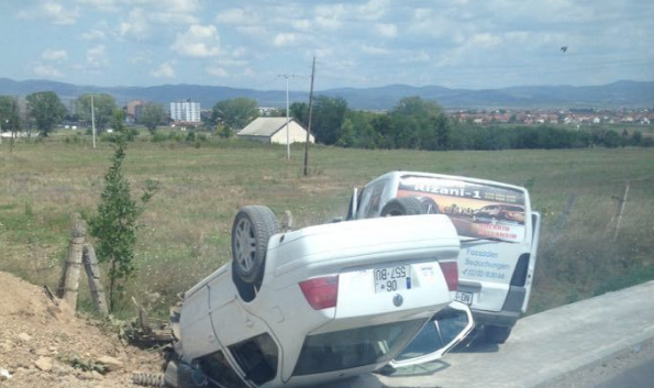 Vetura rrotullohet në Lipjan