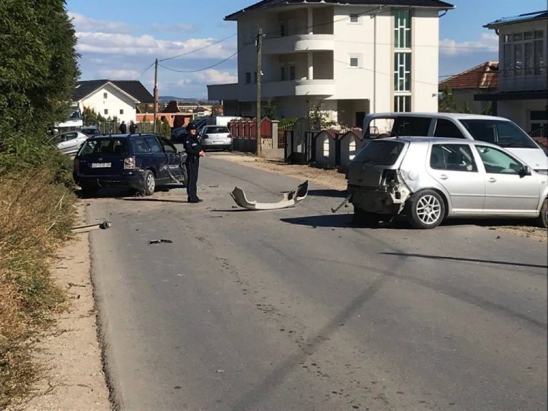 Aksident i rëndë në Istog, katër vetura përplasen mes vete