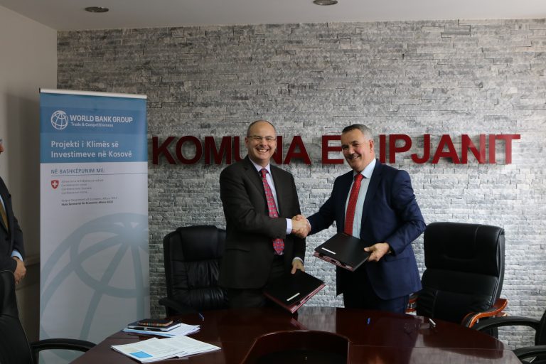 Kryetari Ahmeti nënshkruan marrëveshje bashkëpunimi për përmirësimin e Klimës Investive në Lipjan