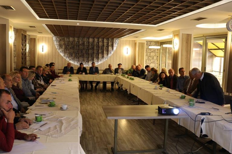 Komuna e Lipjanit dhe POLIS në takim të përbashkët me qytetarë për shërbimet shëndetësore