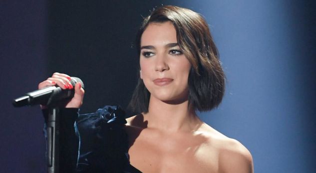 Dua Lipa feston suksesin e radhës