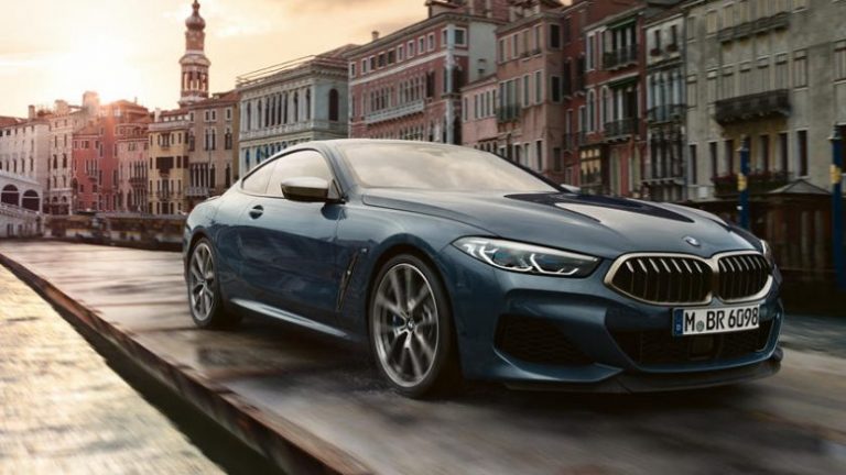 BMW 8 Series tregon shkathtësinë nëpër kanalin e Venedikut (Video)