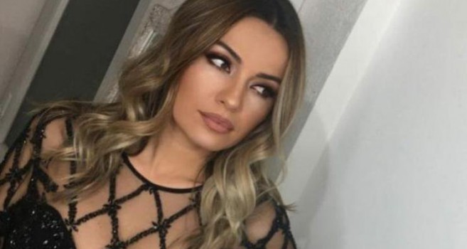 Mimoza Shkodra tërë shkëlqim në paraqitjen e fundit