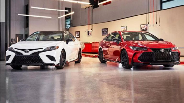 Toyota prezanton TRD Camry dhe Avalon, para panairit të Los Angeles (Foto)