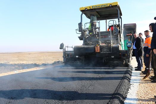 Asfaltohet rruga Dobrajë e Vogël – Medvec (FOTO)