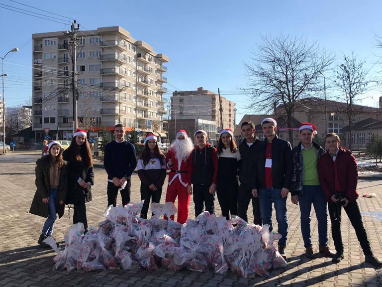 Shpërndahen 200 dhurata për festat e fundvitit nga Grupi “HOPE” Lipjan