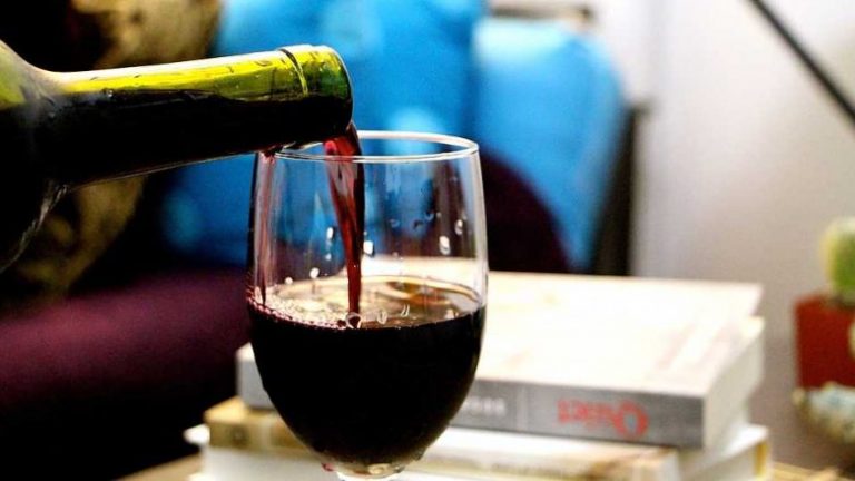 Vera e kuqe i rritë shanset e grave për të mbetur shtatzënë